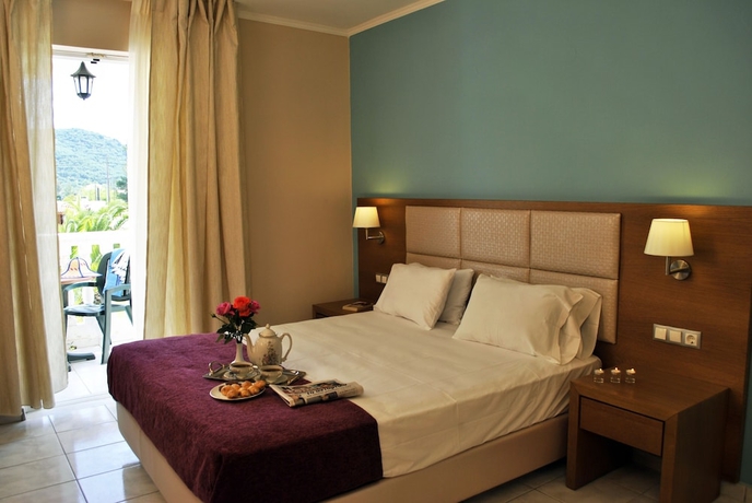 Imagen de la habitación del Aparthotel Hotel Plessas Palace. Foto 3
