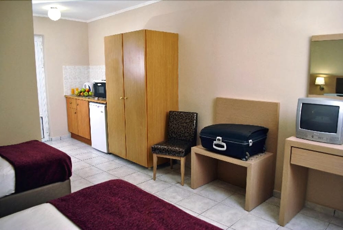 Imagen de la habitación del Aparthotel Hotel Plessas Palace. Foto 6