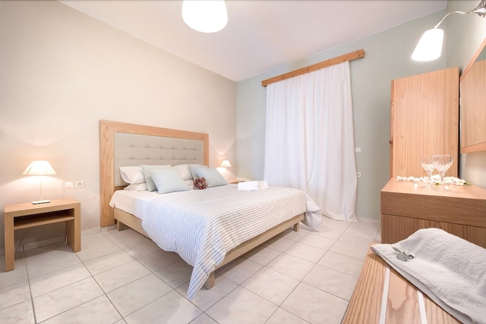 Imagen de la habitación del Aparthotel Hotel Plessas Palace. Foto 8