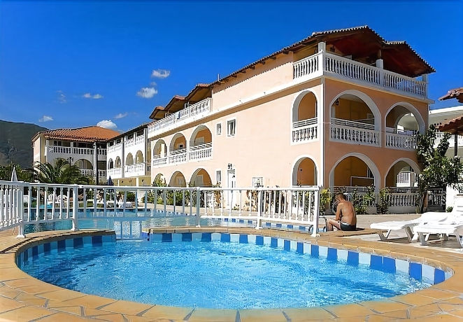 Imagen general del Aparthotel Hotel Plessas Palace. Foto 1
