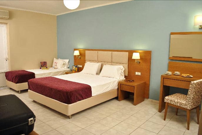 Imagen de la habitación del Aparthotel Hotel Plessas Palace. Foto 12