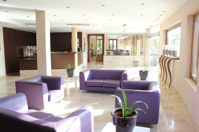 Imagen de los interiores del Aparthotel Hotel Puerto Mar. Foto 8