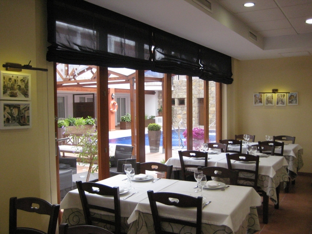 Imagen del bar/restaurante del Aparthotel Hotel Puerto Mar. Foto 3