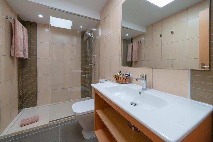 Imagen de la habitación del Aparthotel Hotel Siroco - Adults Only. Foto 6