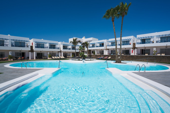 Imagen de la piscina del Aparthotel Hotel Siroco - Adults Only. Foto 9