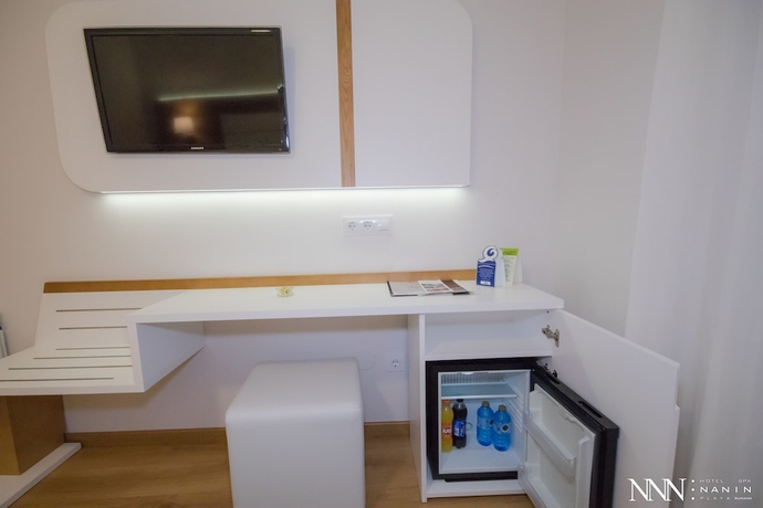 Imagen de la habitación del Aparthotel Hotel Spa Nanin Playa. Foto 6