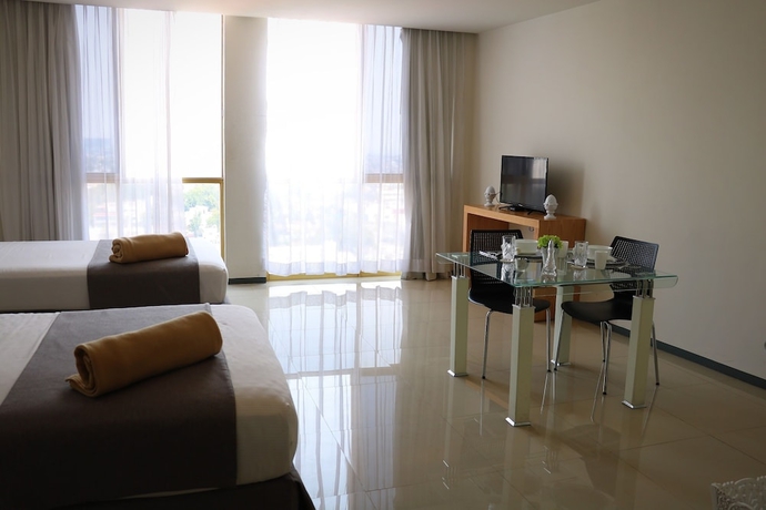 Imagen de la habitación del Aparthotel Hotel Suites Bernini. Foto 4