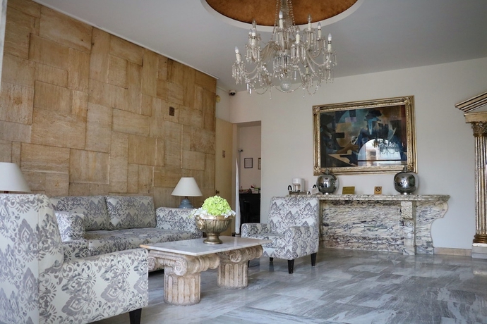 Imagen de los interiores del Aparthotel Hotel Suites Bernini. Foto 13