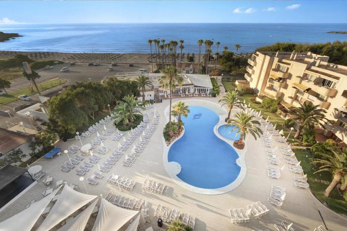 Imagen de la piscina del Aparthotel Hotel Thb Sa Coma Platja. Foto 12