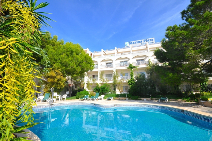 Imagen de la piscina del Aparthotel Houm Plaza Son Rigo. Foto 13