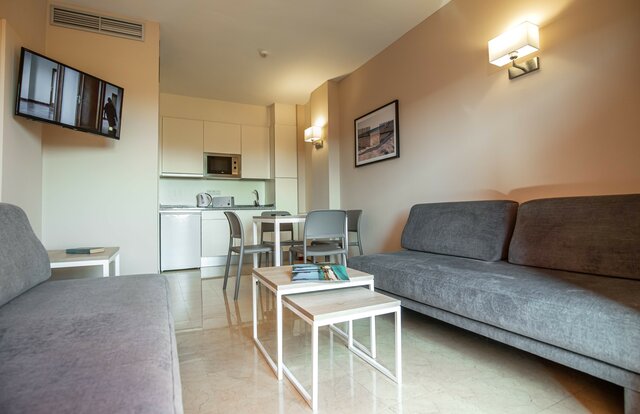 Imagen de la habitación del Aparthotel ILUNION Miramar. Foto 4