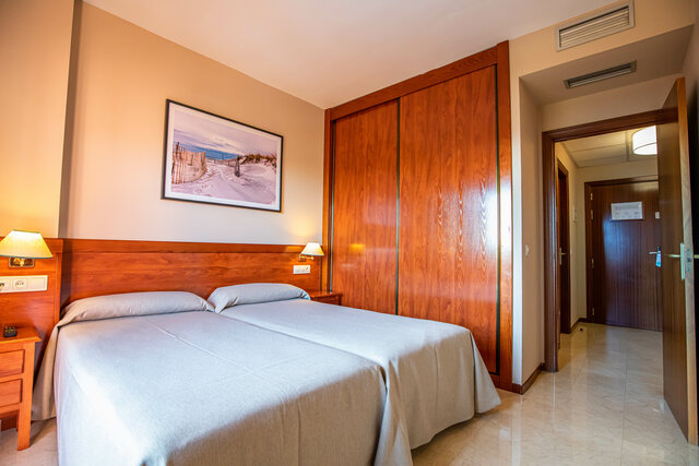 Imagen de la habitación del Aparthotel ILUNION Miramar. Foto 5
