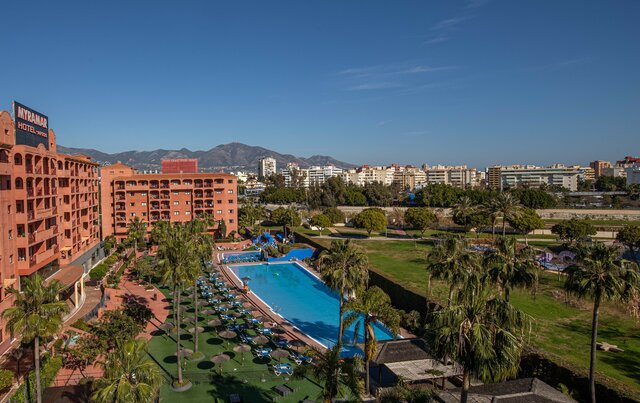 Imagen de los exteriores del Aparthotel ILUNION Miramar. Foto 8