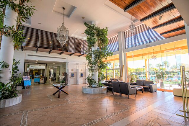 Imagen de los interiores del Aparthotel ILUNION Miramar. Foto 11