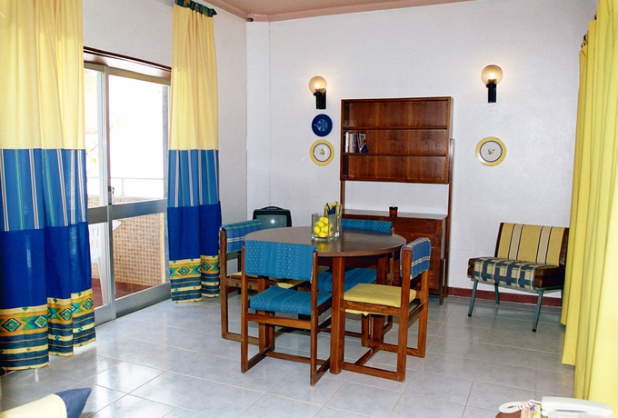Imagen de los interiores del Aparthotel Iate. Foto 7