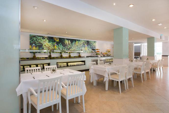 Imagen del bar/restaurante del Aparthotel Iberostar Ciudad Blanca Alcudia Apartamentos. Foto 2