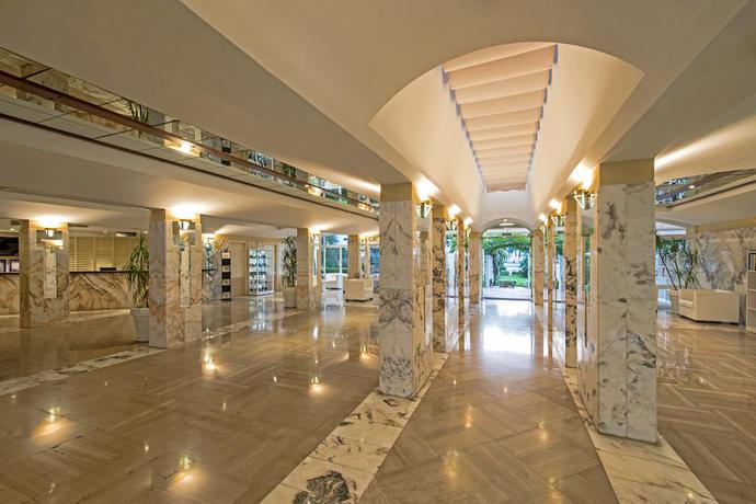 Imagen de los interiores del Aparthotel Iberostar Ciudad Blanca Alcudia Apartamentos. Foto 12