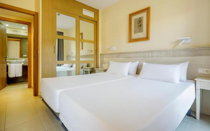 Imagen de la habitación del Aparthotel Ilunion Sancti Petri. Foto 8