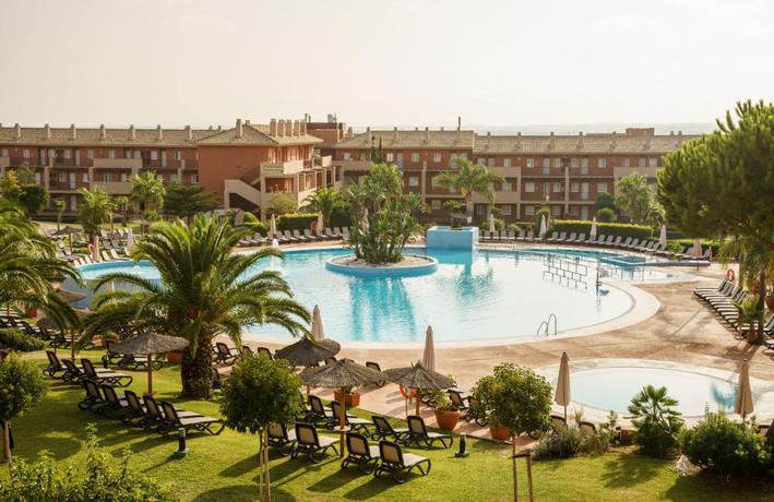 Imagen general del Aparthotel Ilunion Sancti Petri. Foto 1