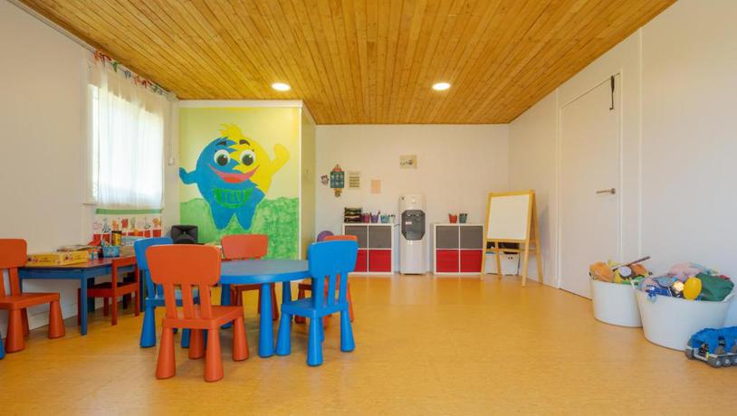Imagen de los interiores del Aparthotel Ilunion Sancti Petri. Foto 13