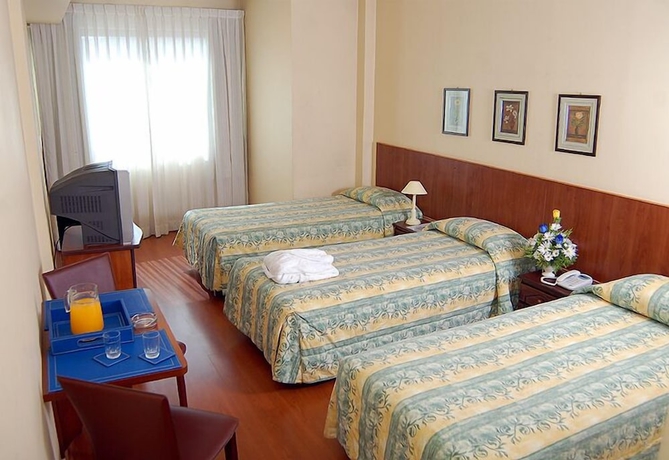 Imagen de la habitación del Aparthotel Imperio Suites. Foto 5