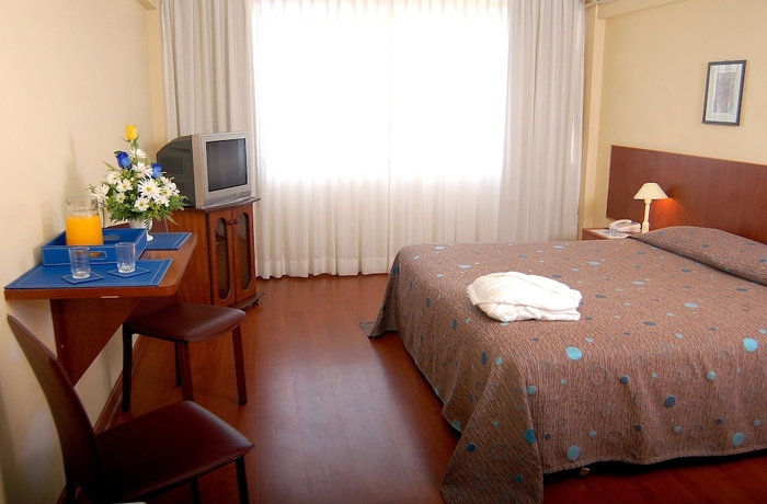 Imagen de la habitación del Aparthotel Imperio Suites. Foto 7