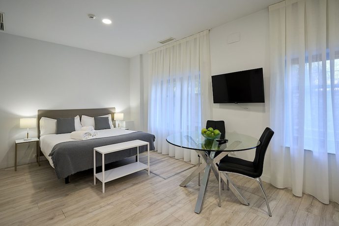 Imagen de la habitación del Aparthotel Ines Luna Suites. Foto 6