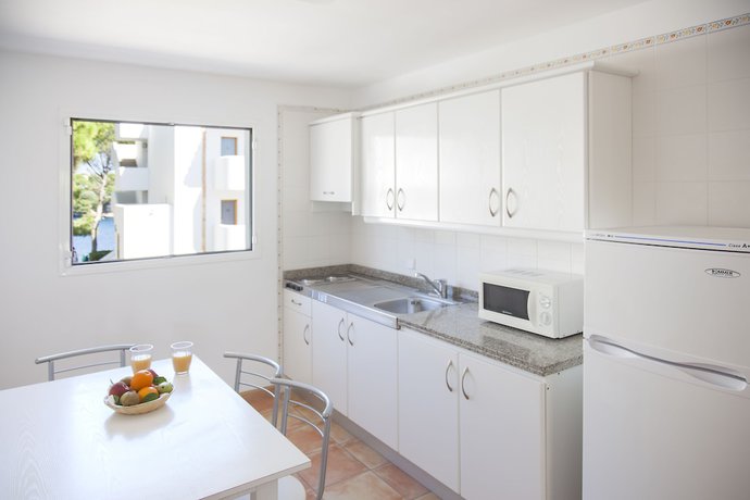 Imagen de la habitación del Aparthotel Inturotel Esmeralda Villas. Foto 4