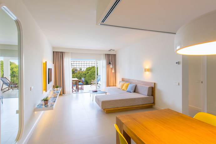 Imagen de la habitación del Aparthotel Inturotel Esmeralda Villas. Foto 5