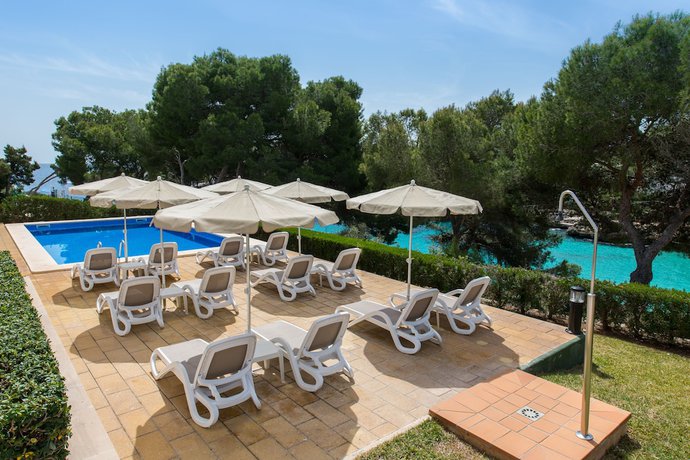 Imagen de la piscina del Aparthotel Inturotel Esmeralda Villas. Foto 9