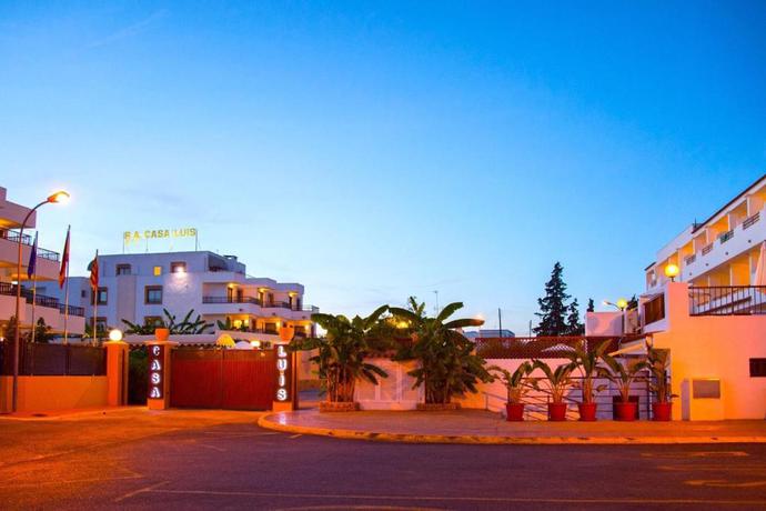 Imagen de los exteriores del Aparthotel Invisa Casa Luis. Foto 10