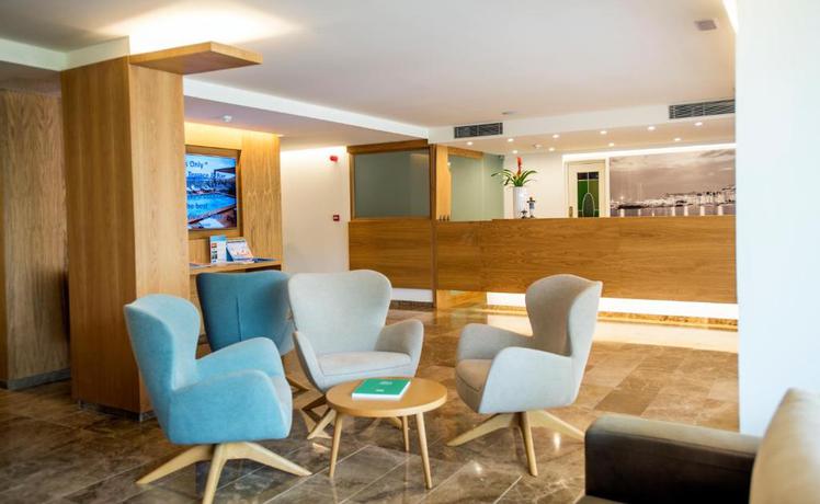Imagen de los interiores del Aparthotel Invisa Casa Luis. Foto 12