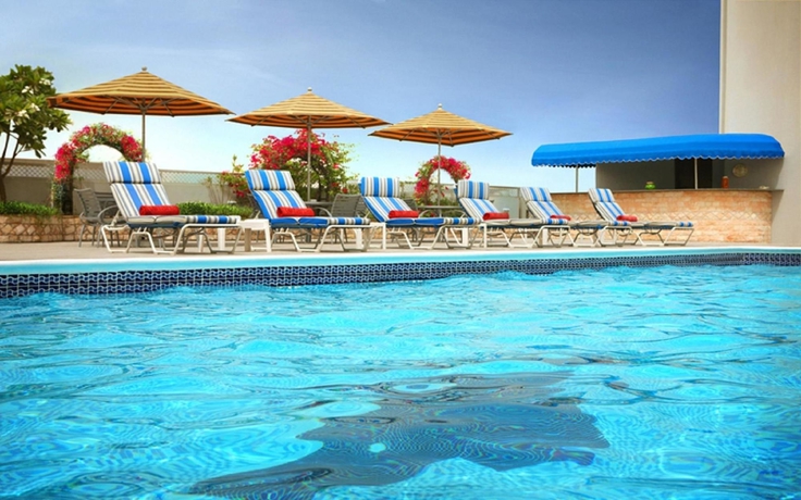 Imagen de la piscina del Aparthotel J5 Rimal Hotel Apartments. Foto 16