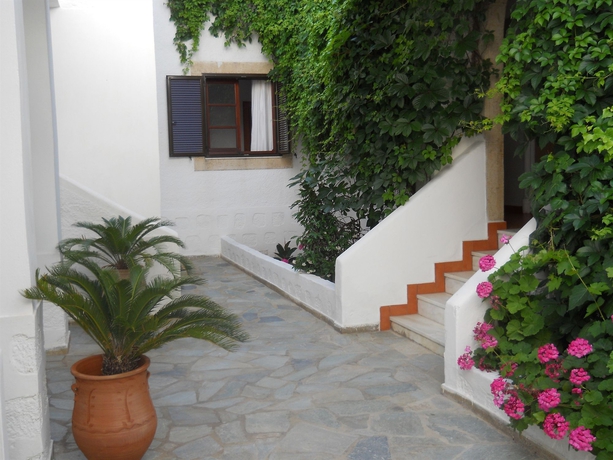 Imagen de los exteriores del Aparthotel Joanna Hotel, Patmos. Foto 16