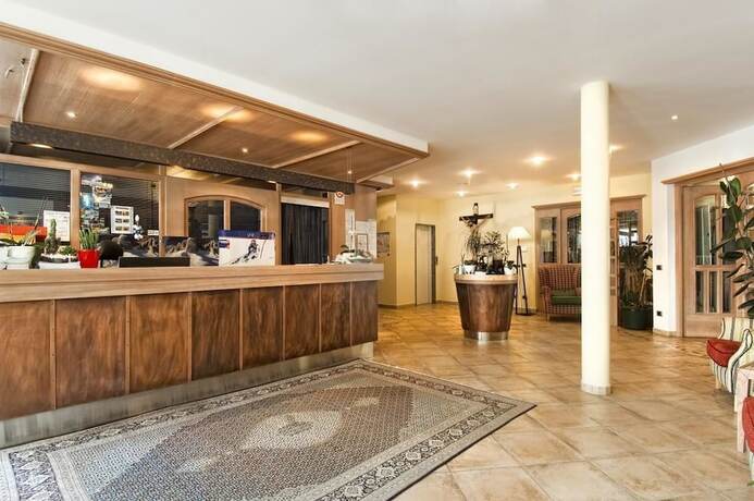 Imagen general del Aparthotel KRONPLATZ Luxury House. Foto 1