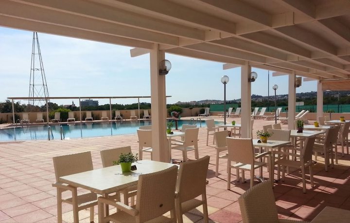 Imagen de la piscina del Aparthotel Kama Lifestyle. Foto 18