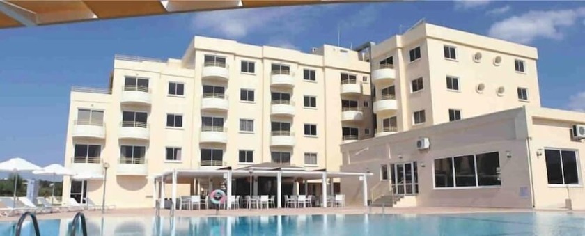 Imagen de la piscina del Aparthotel Kama Lifestyle. Foto 19