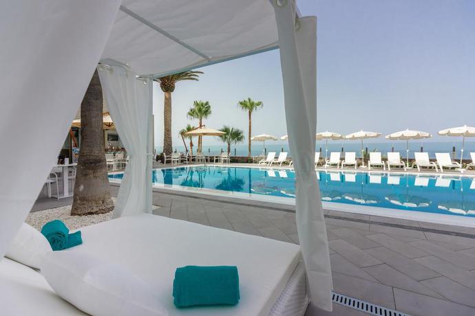 Imagen de la piscina del Aparthotel Klayman Diamond. Foto 29
