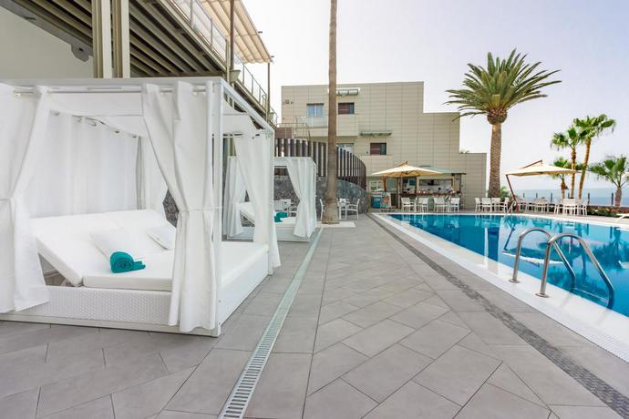 Imagen de la piscina del Aparthotel Klayman Diamond. Foto 30
