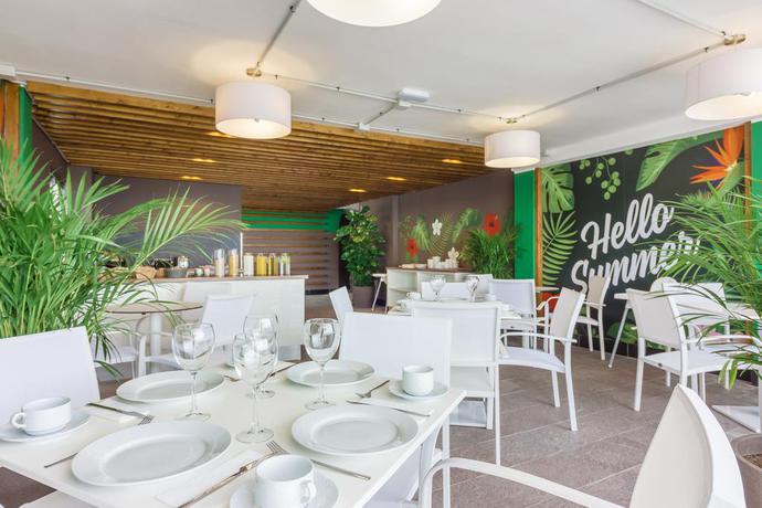 Imagen del bar/restaurante del Aparthotel Klayman Diamond. Foto 5