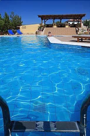 Imagen de la piscina del Aparthotel Kreta Natur. Foto 18
