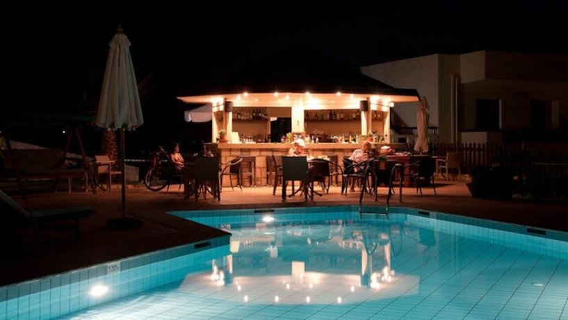 Imagen del bar/restaurante del Aparthotel Kreta Natur. Foto 3
