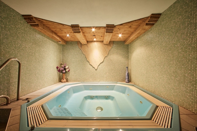 Imagen de la piscina del Aparthotel LUMA Stubai. Foto 19