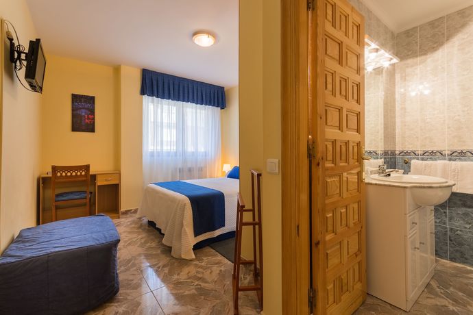 Imagen de la habitación del Aparthotel La Bolera. Foto 3