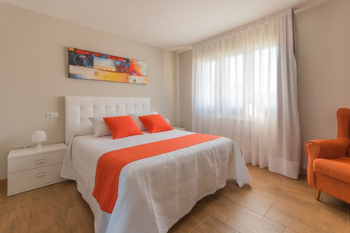 Imagen de la habitación del Aparthotel La Bolera. Foto 5