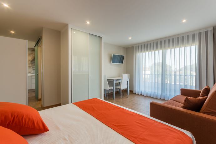Imagen de la habitación del Aparthotel La Bolera. Foto 7
