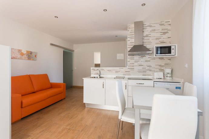 Imagen de la habitación del Aparthotel La Bolera. Foto 8