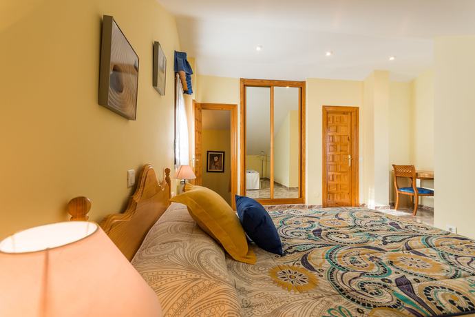 Imagen de la habitación del Aparthotel La Bolera. Foto 15