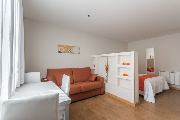 Imagen de la habitación del Aparthotel La Bolera. Foto 16