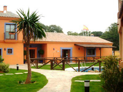 Imagen de los exteriores del Aparthotel La Espada&ntilde;a. Foto 6